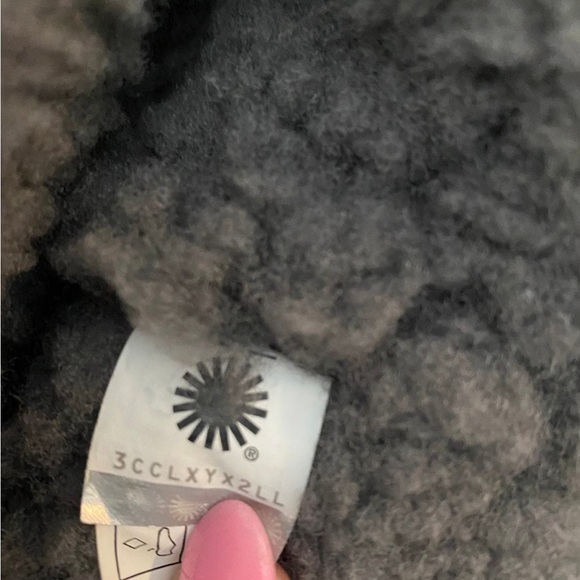 Women’s ⭐️UGG⭐️Grayish/Brown Bailey Bow Boots Size 8 - Picture 4 of 16